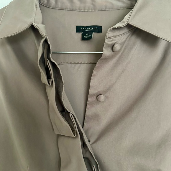 Ann Taylor Taupe Sleeveless Shirt Dress Pockets Workwear Size 0 - Picture 4 of 5